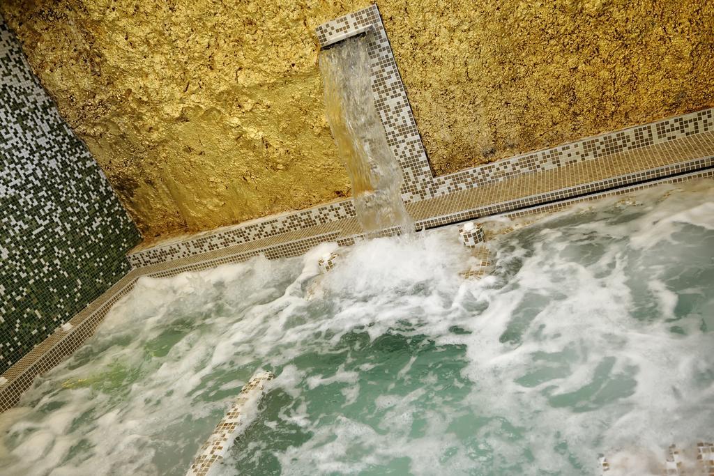 Hotel Bertusi Porretta Terme Buitenkant foto